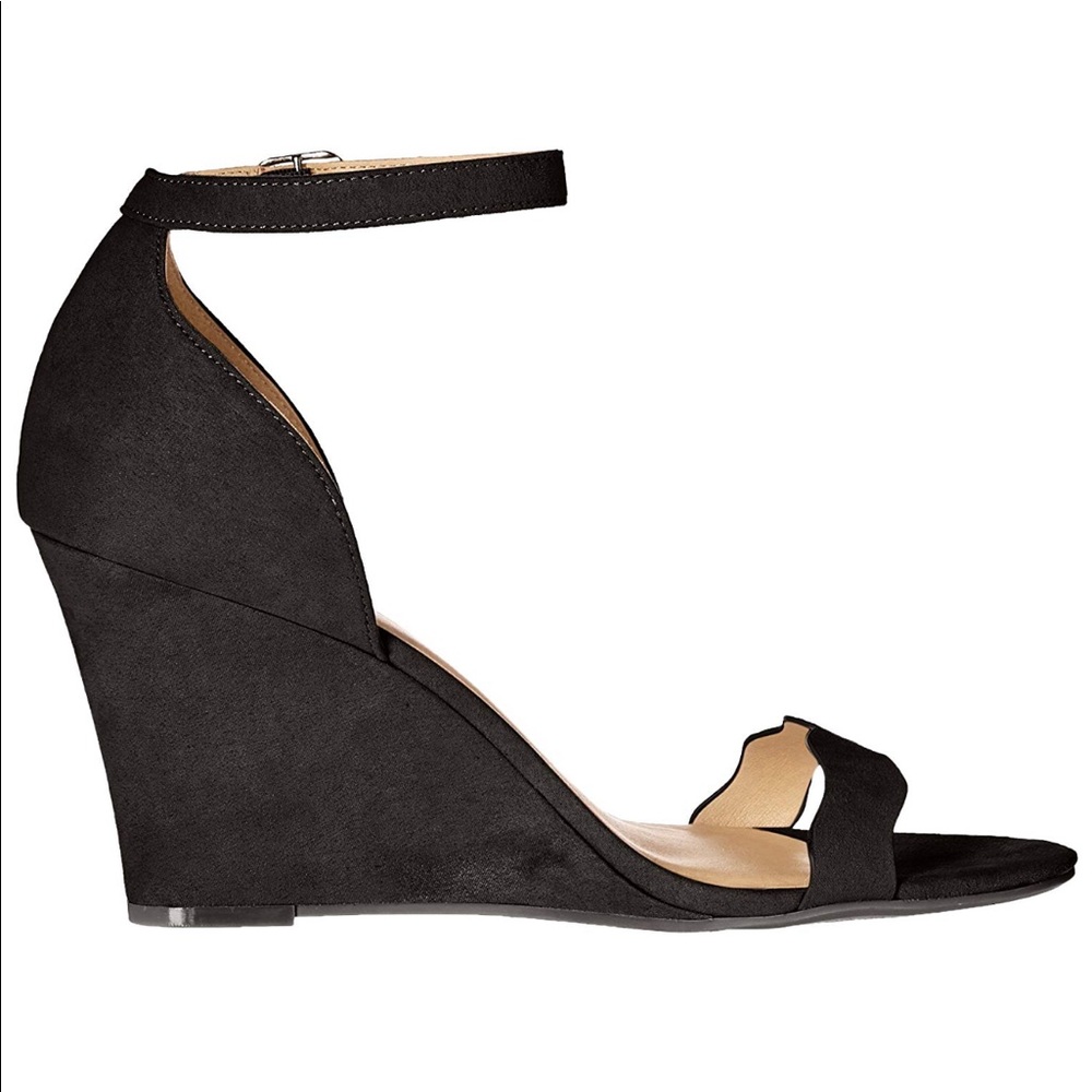 NIB Black Wavy Toe Strap Demi Wedge Sandal - Picture 7 of 7